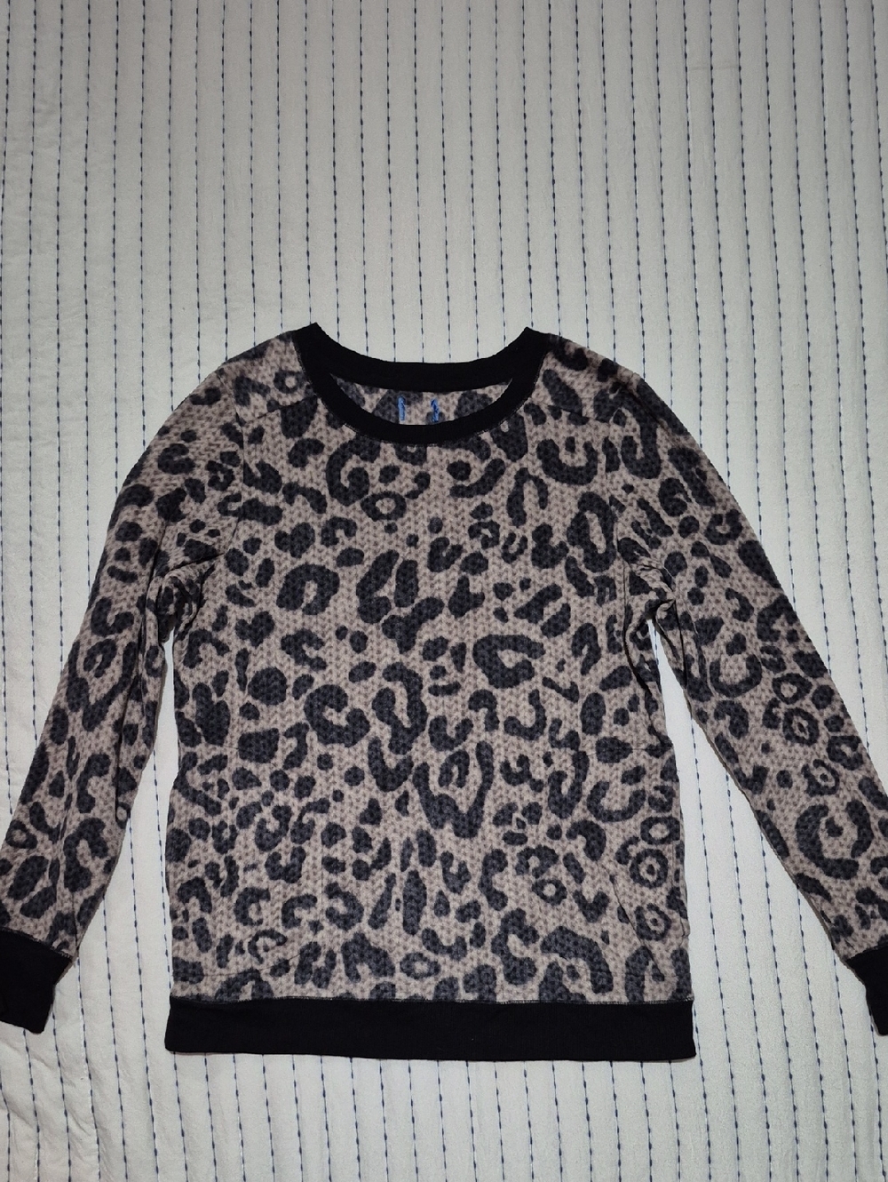 🌼4/$10 - Simply Vera Vera Wang Leopard Print Pajama Sweatshirt